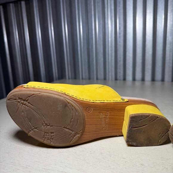 Dansko Leather Maci Mules in Daffodil Yellow, size 40, US 9 - 9.5, excellent - Picture 9 of 10